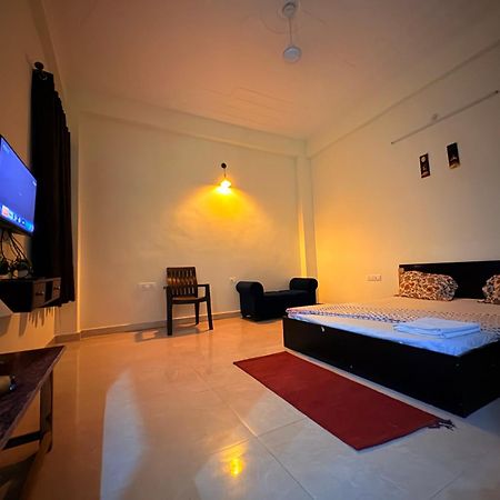 Atulyam Stays Sushant Golf City Lucknow Exterior foto