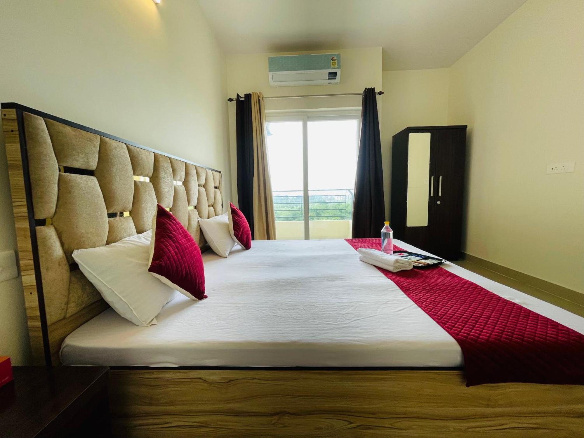 Atulyam Stays Sushant Golf City Lucknow Exterior foto