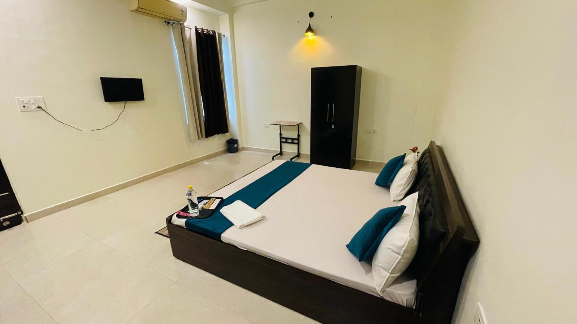 Atulyam Stays Sushant Golf City Lucknow Exterior foto