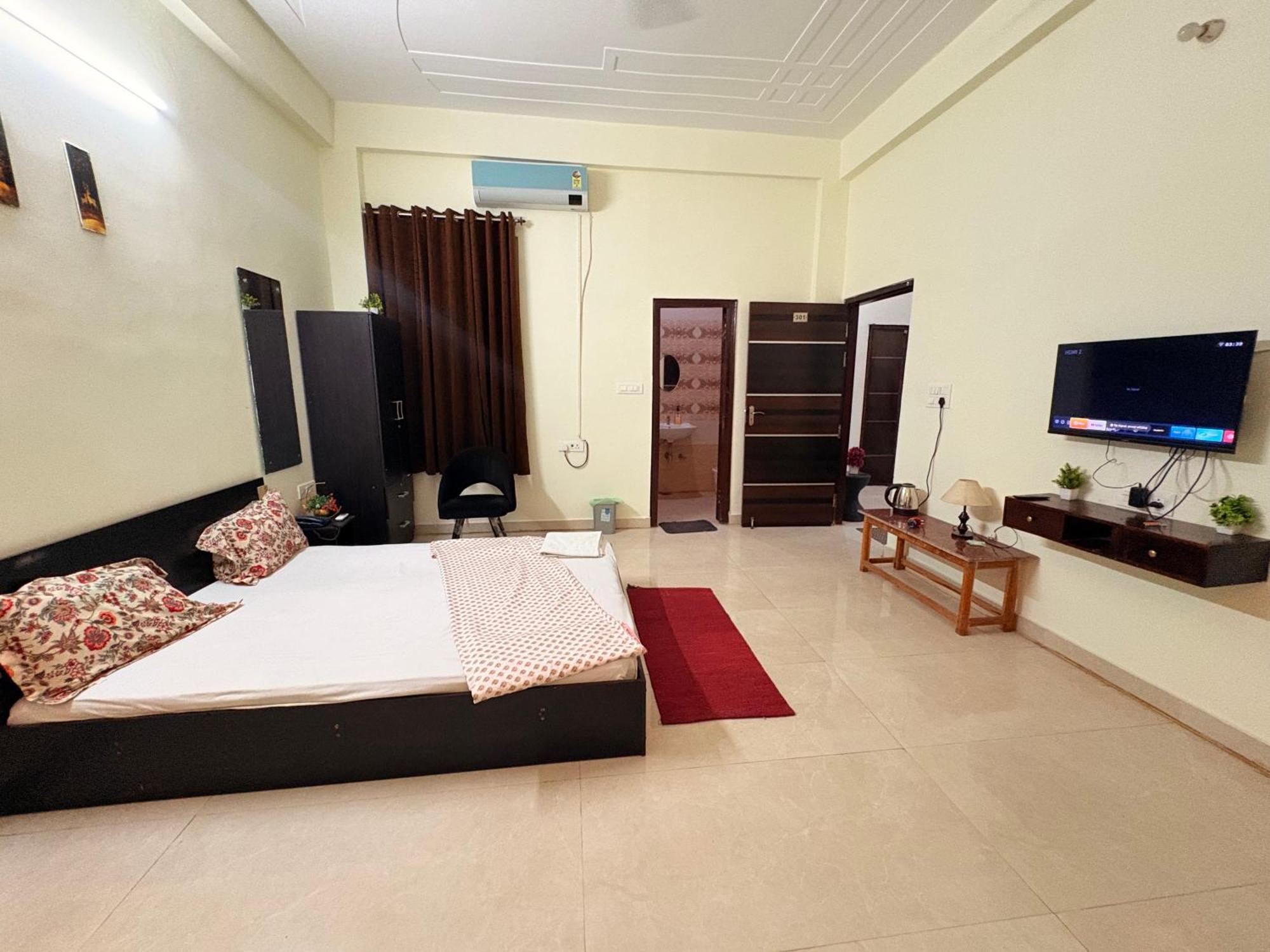 Atulyam Stays Sushant Golf City Lucknow Exterior foto