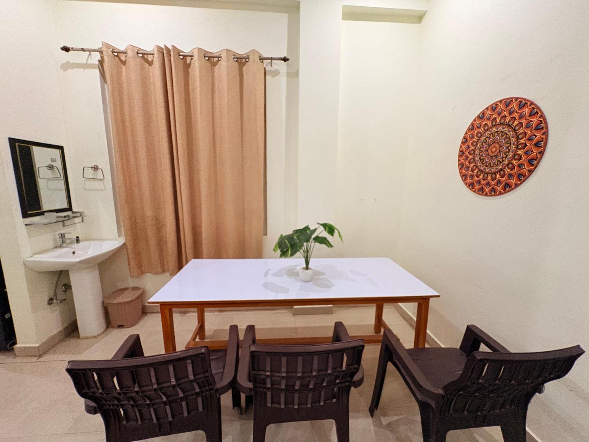 Atulyam Stays Sushant Golf City Lucknow Exterior foto